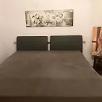 דירה Bezauberndes Gaestehaus Mit Terrasse נירנברג