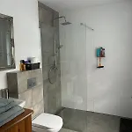 Bezauberndes Gaestehaus Mit Terrasse דירה *