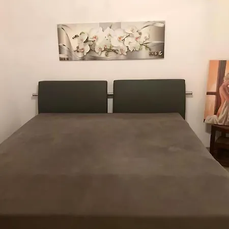 Apartment Bezauberndes Gaestehaus Mit Terrasse Nuremberg