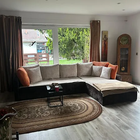 Bezauberndes Gaestehaus Mit Terrasse Nürnberg